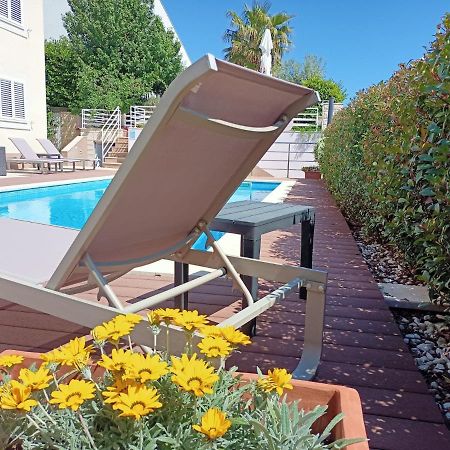 Blue Apartment With Shared Pool Split Bagian luar foto