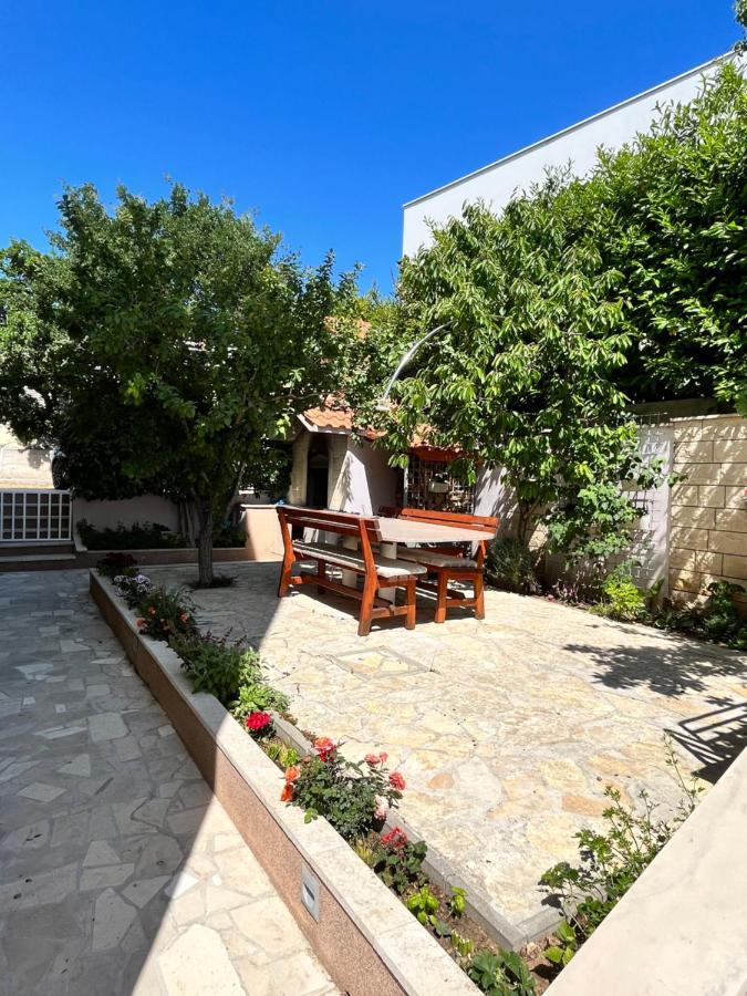 Blue Apartment With Shared Pool Split Bagian luar foto